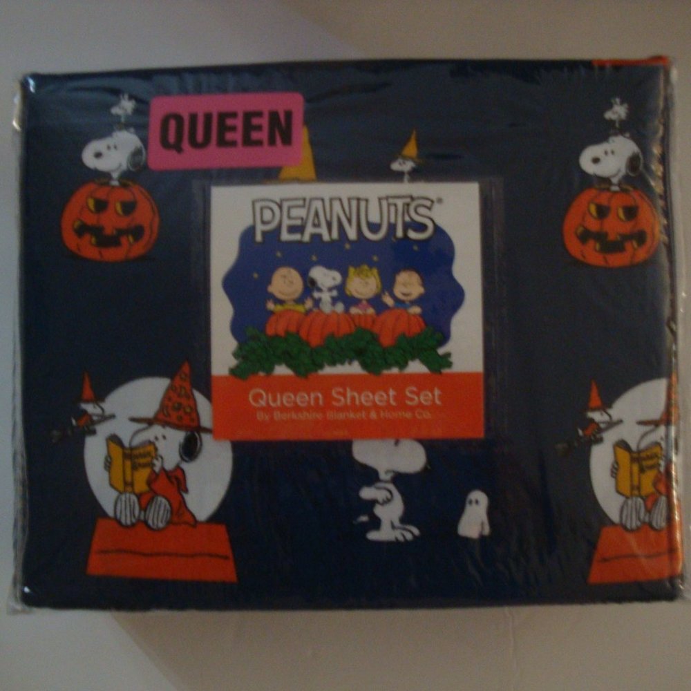 Berkshire Peanut 4 Piece Queen Sheet Set Snoopy Magic Halloween Navy